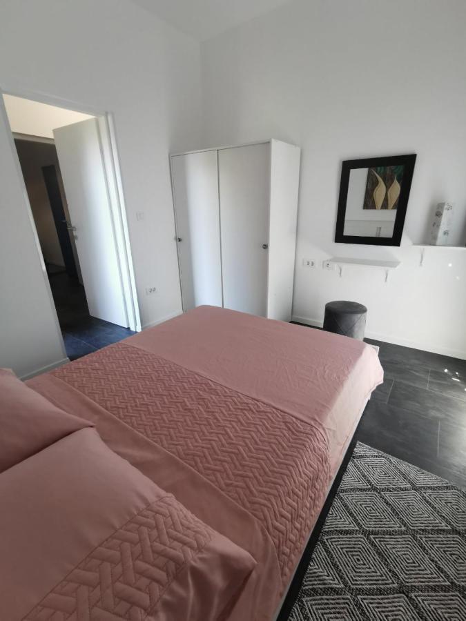 Oasis In The City Near Amfiteatar,Free Parking And Free Wi-Fi Pula Exteriör bild